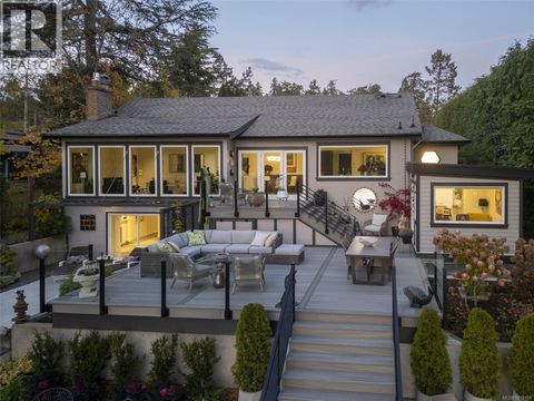 41 Tovey Cres View Royal BC V9B1A4