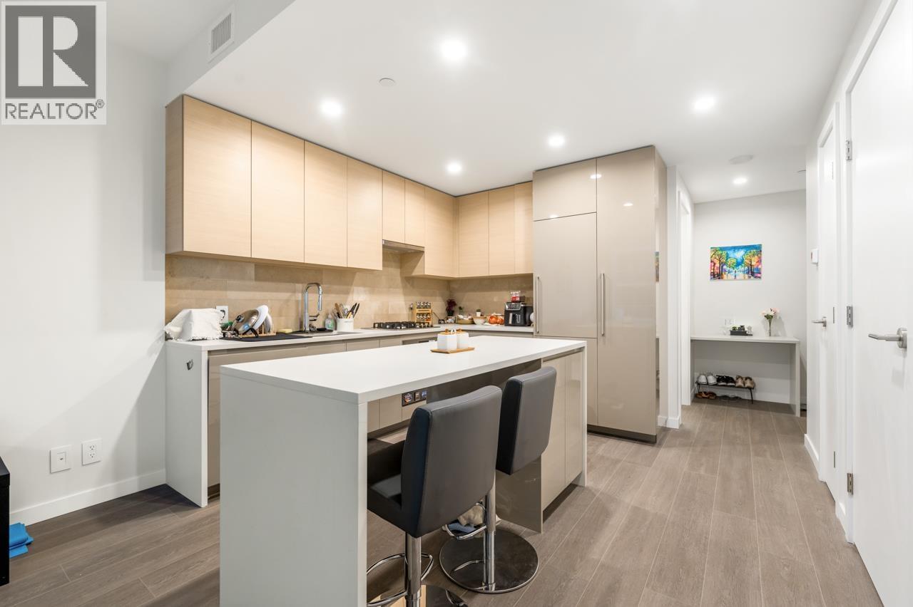 912 2108 GILMORE AVENUE