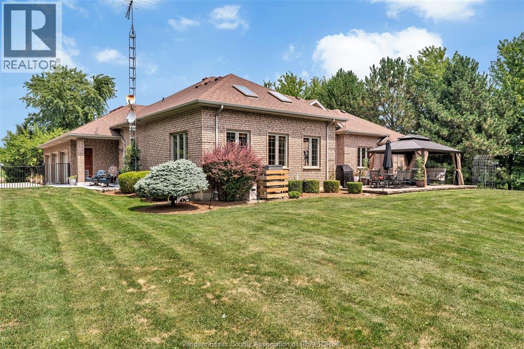 2207 SOUTH MIDDLE ROAD