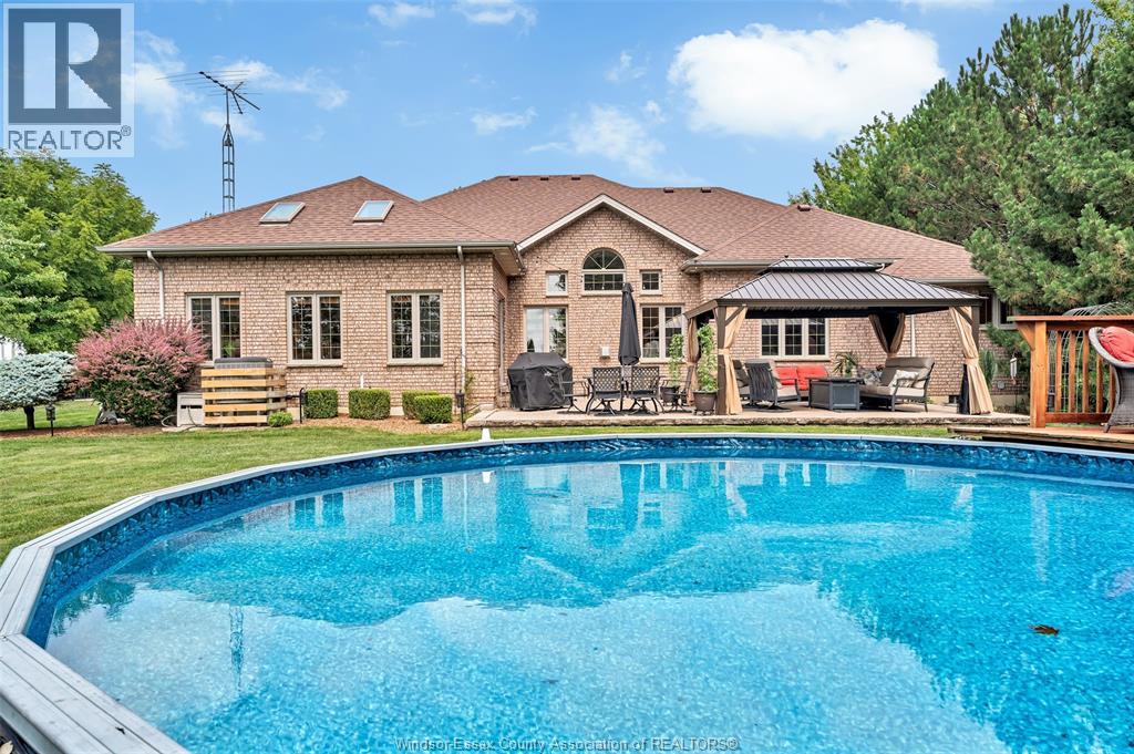 2207 SOUTH MIDDLE ROAD