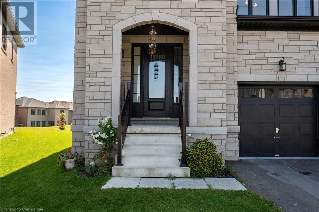 125 PRINCE CHARLES Crescent