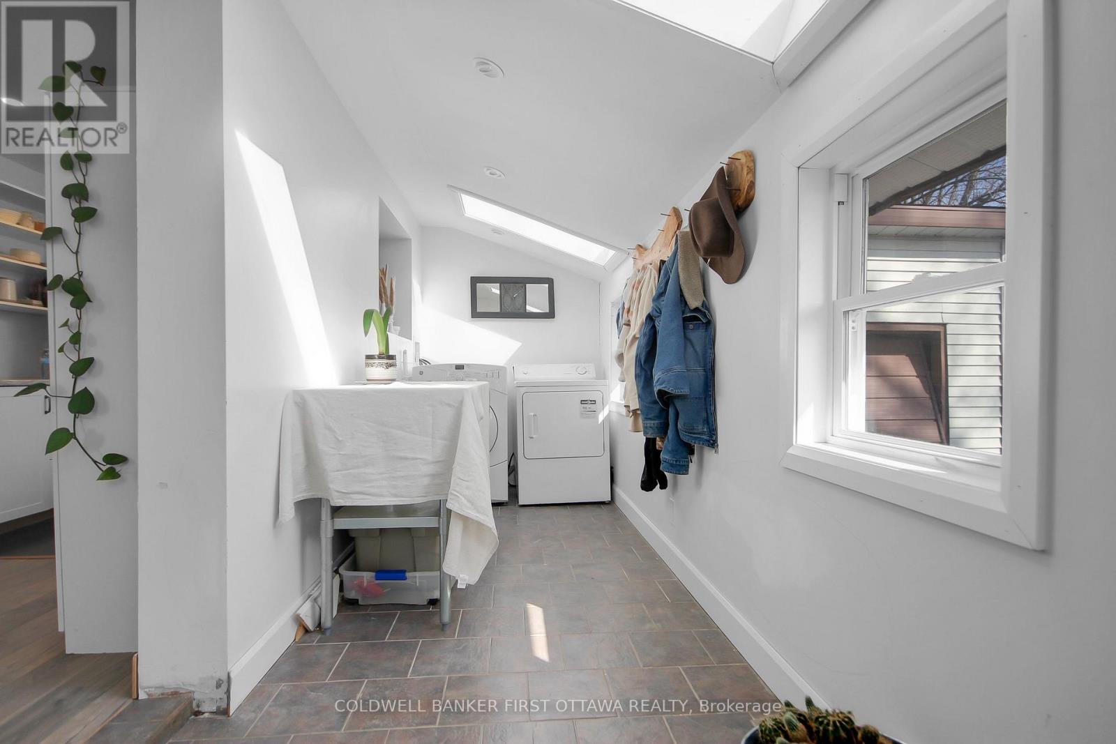 6671 DALMENY ROAD