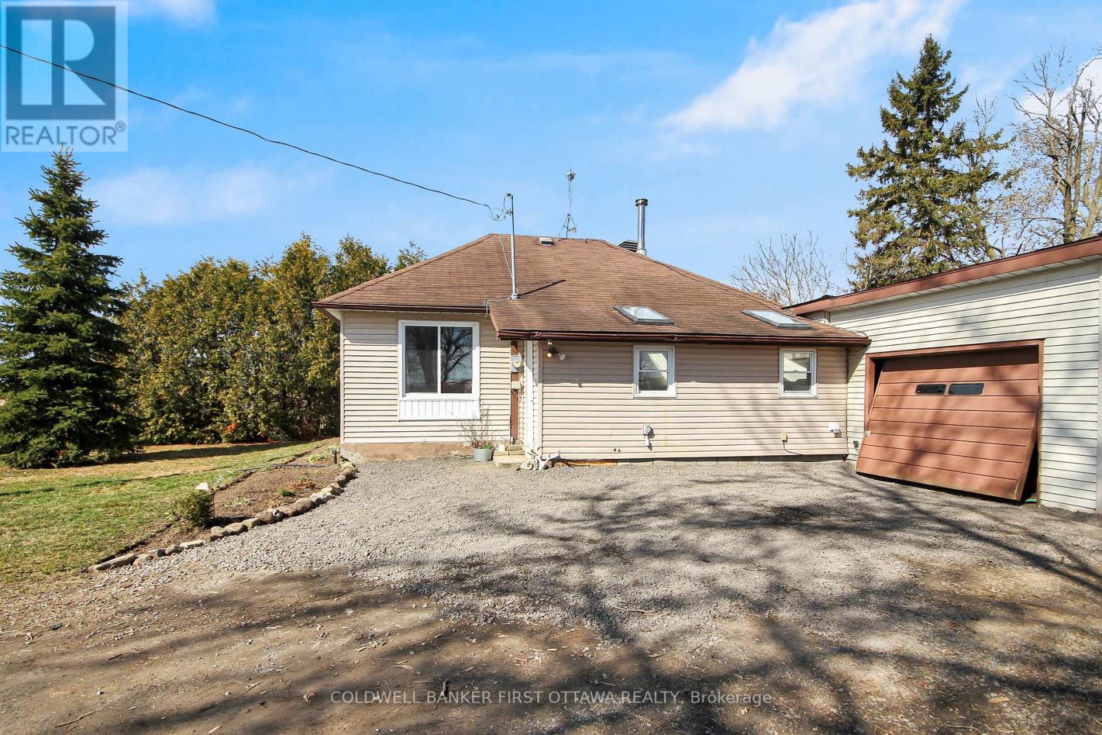6671 DALMENY ROAD