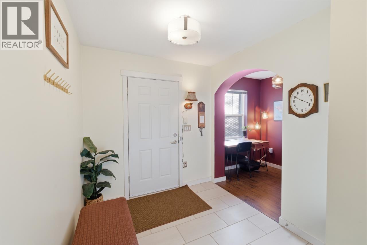 5 11060 BARNSTON VIEW ROAD