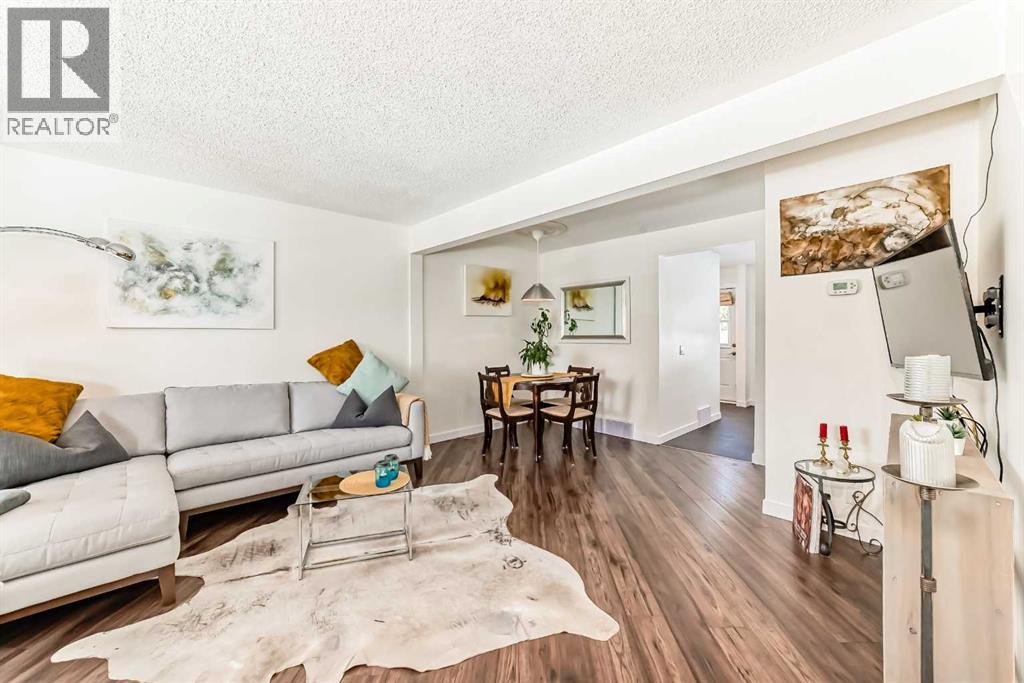 529 Queenston Gardens SE