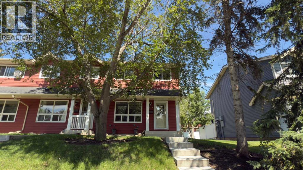 529 Queenston Gardens SE