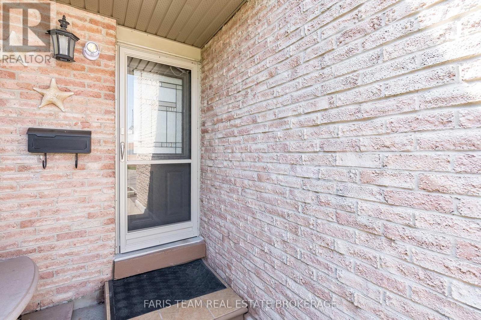 18 - 2075 ASTA DRIVE