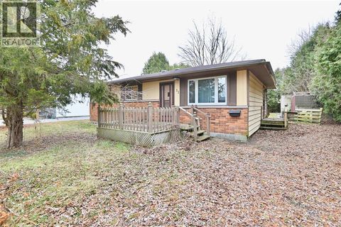 32 IRWIN DRIVE Wallaceburg ON N8A4S1
