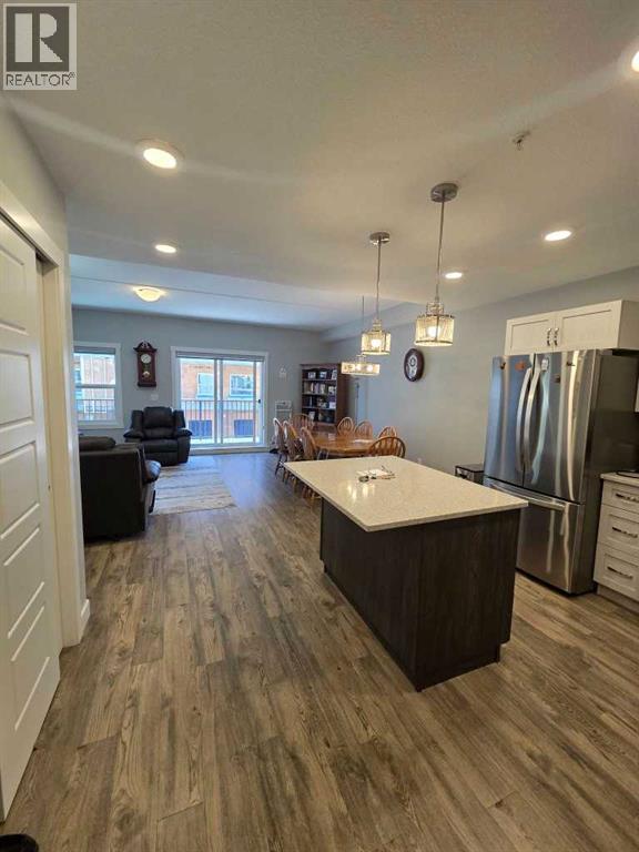 201, 499 Meadow Lake Court E