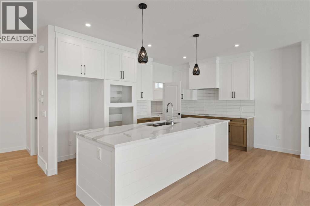 204 Monterey Bay SE