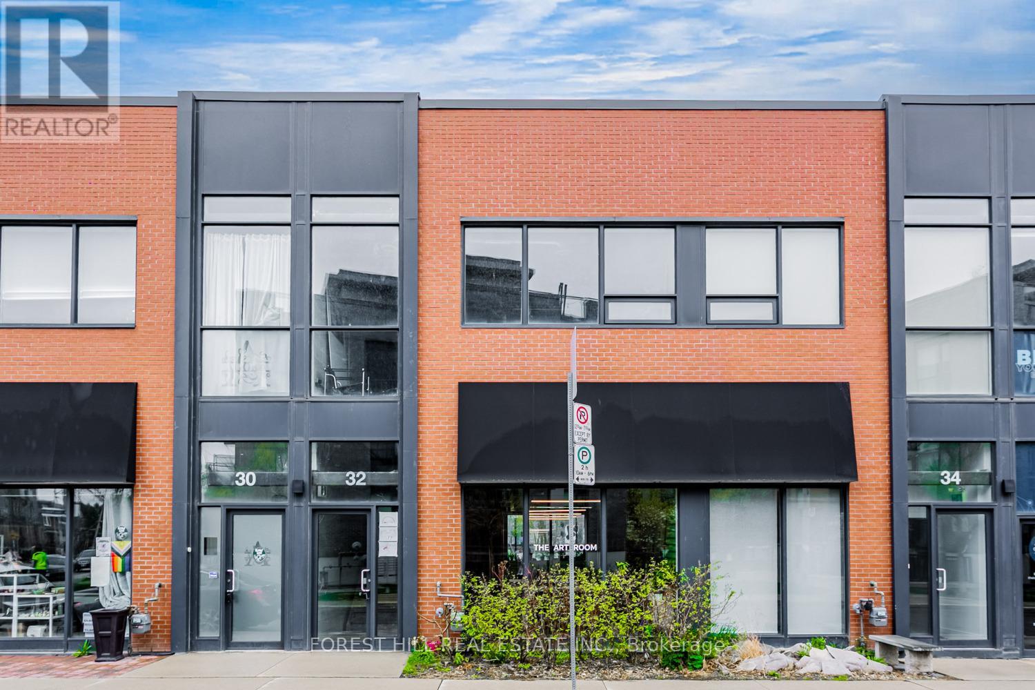 32 SOUSA MENDES STREET