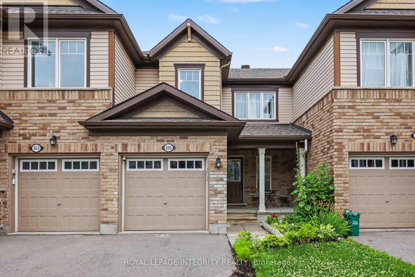 Photo 1 of 24 — 555 FOXLIGHT CIRCLE, Ottawa, ON K2M0L9
