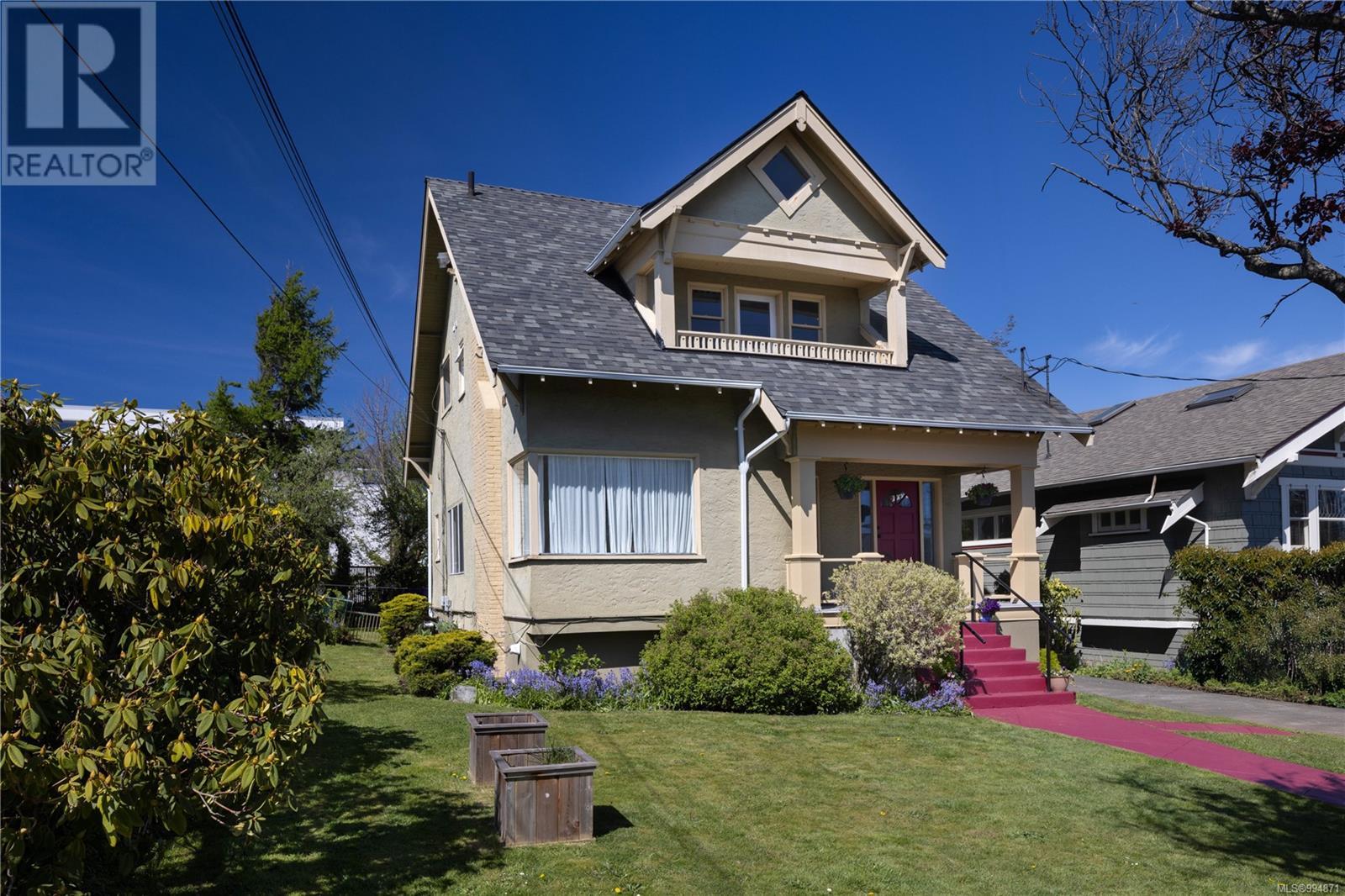 16 Howe St