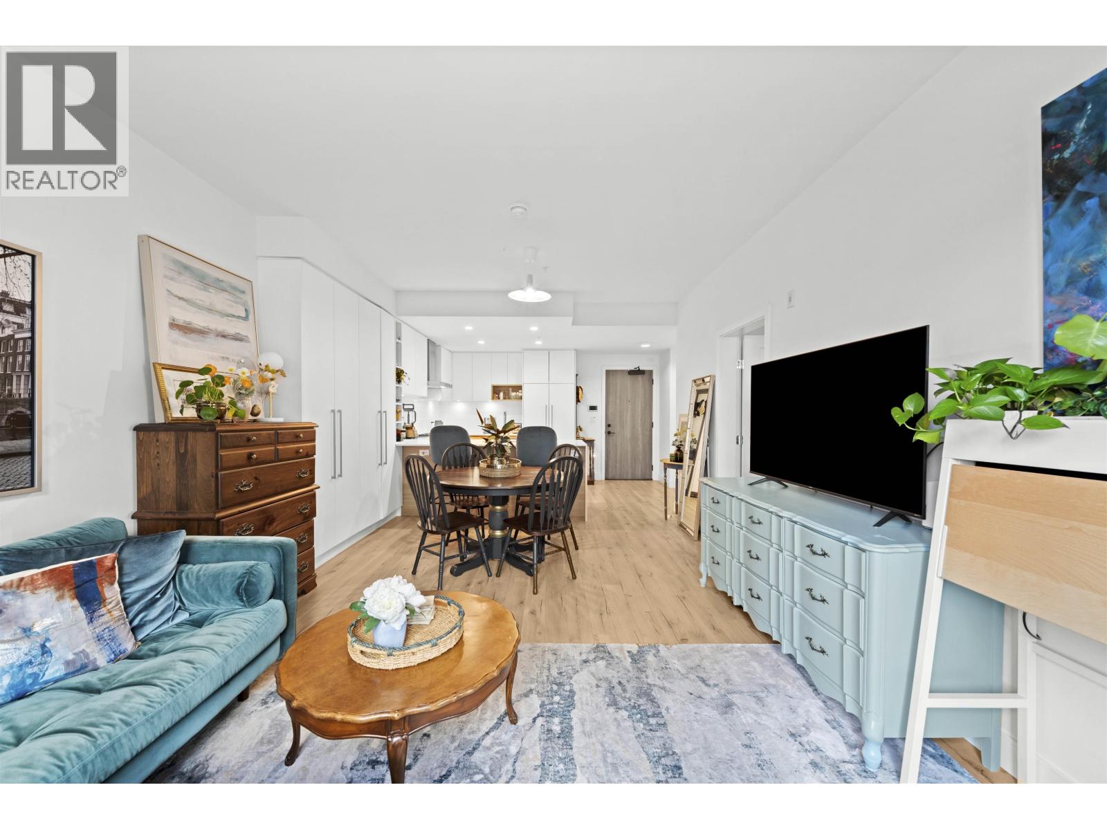 422 3131 MURRAY STREET