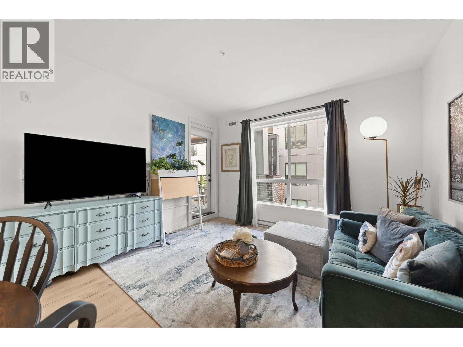 422 3131 MURRAY STREET