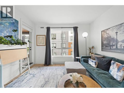 422 3131 MURRAY STREET Port Moody BC V3H0L9