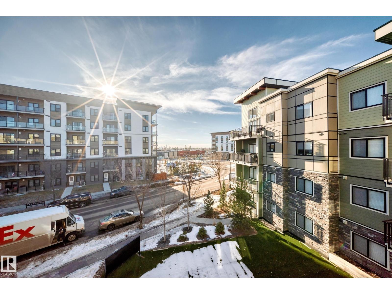 #322 560 GRIESBACH PARADE PR NW