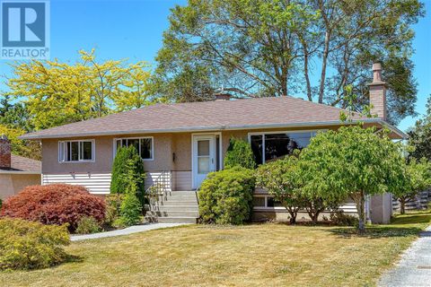 1760 Mortimer St Saanich BC V8P3B1