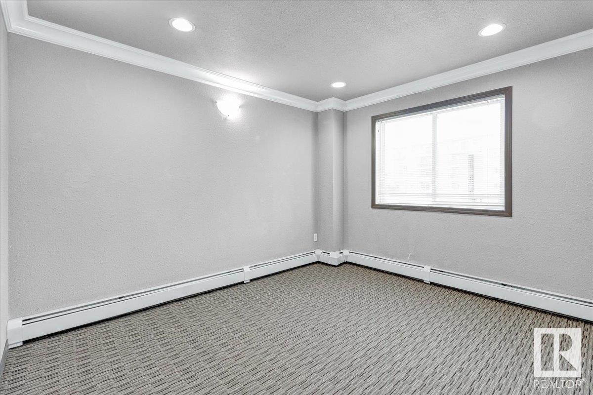 #142 301 Clareview Station DR NW