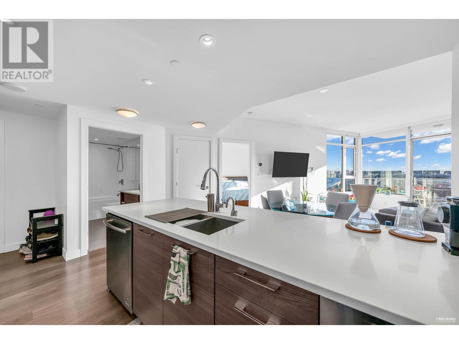 716 3557 SAWMILL CRESCENT