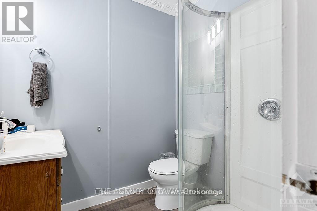 B - 139 RESERVE STREET S
