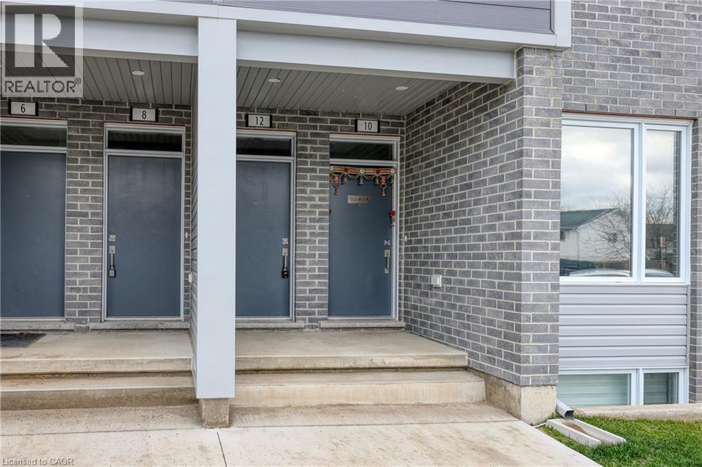 925 DEVERON Crescent Unit# 12
