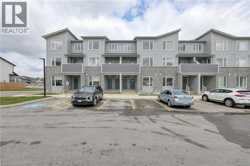 925 DEVERON Crescent Unit# 12
