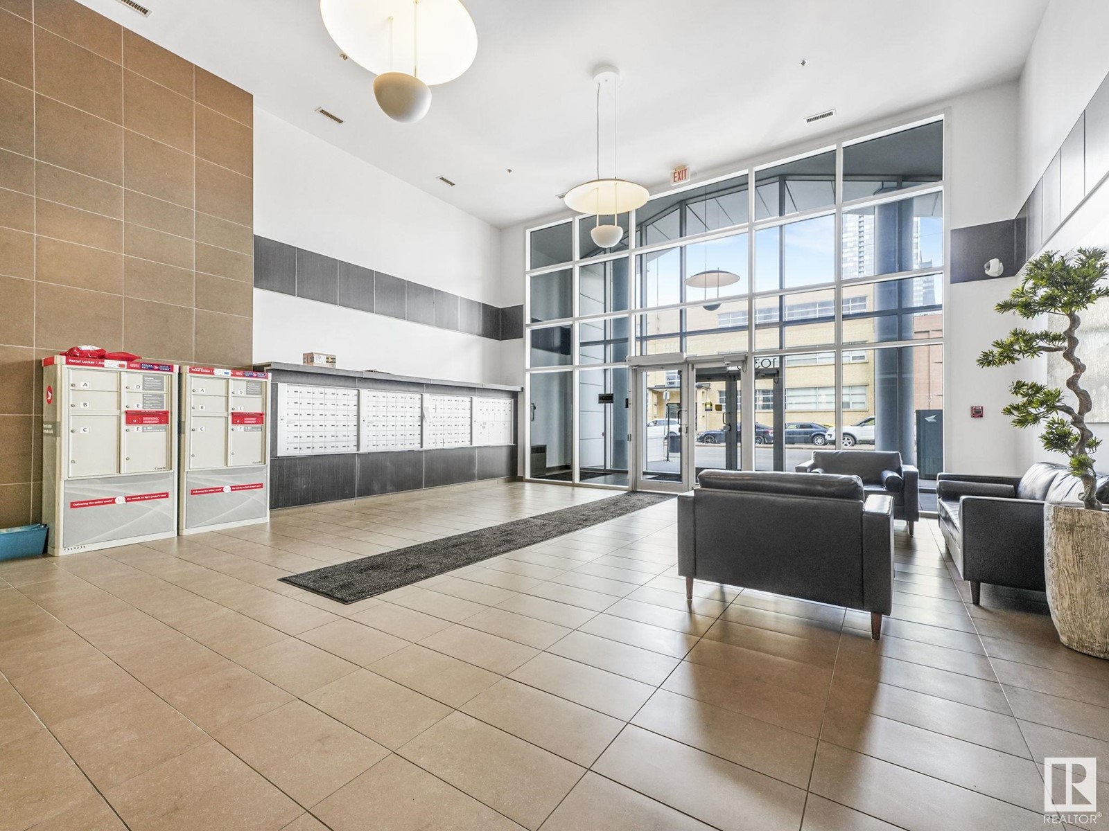 #801 10388 105 ST NW