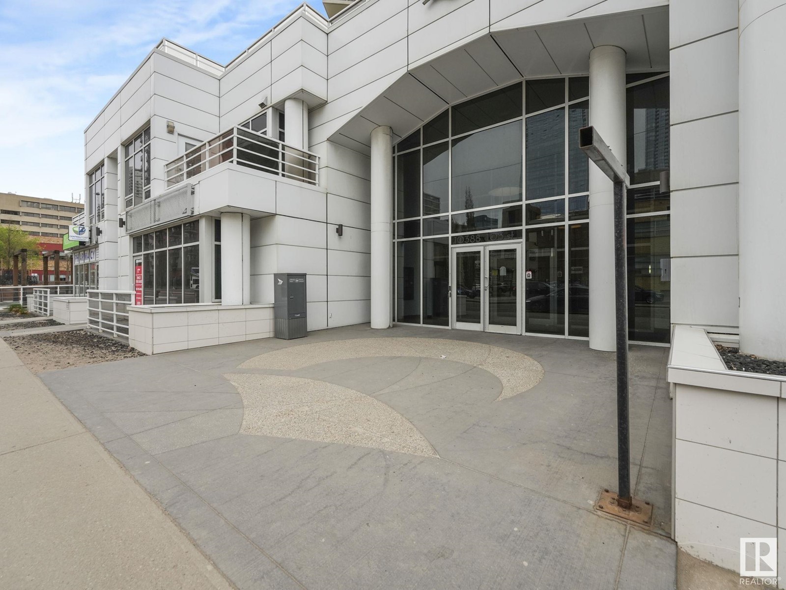#801 10388 105 ST NW