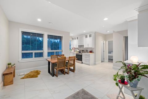 2736 AQUILA DRIVE Abbotsford BC V3G0C7