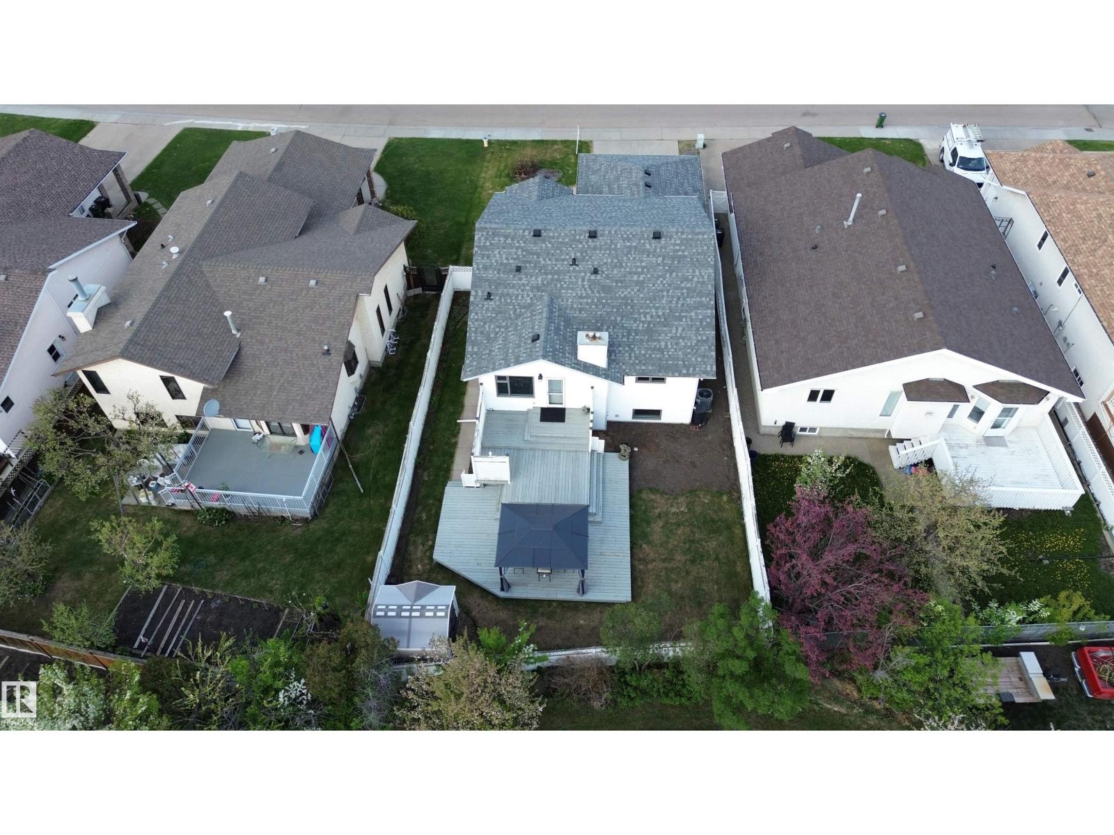 7011 158 AV NW