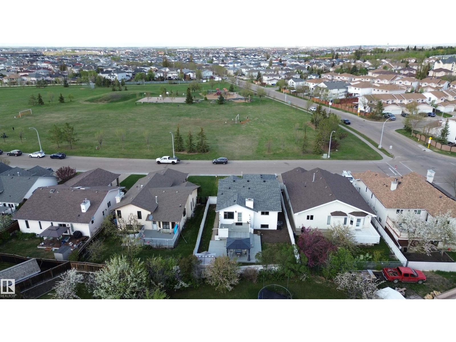 7011 158 AV NW