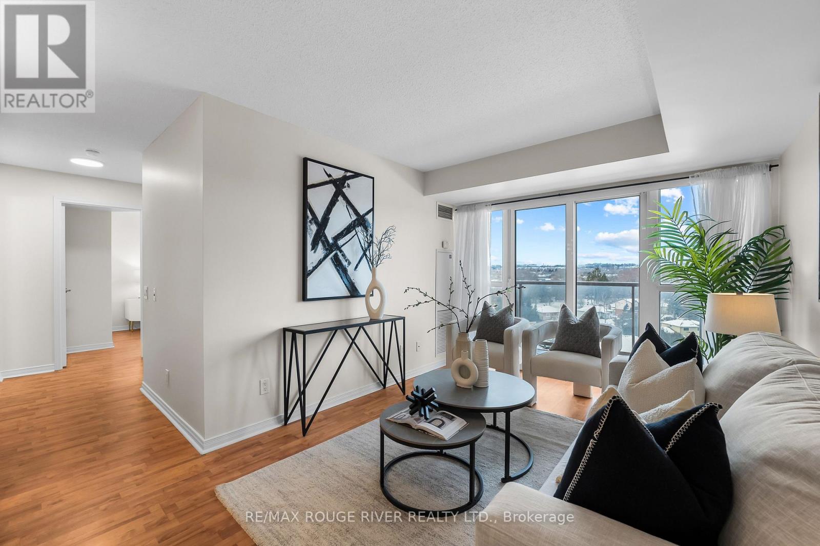 818 - 1200 THE ESPLANADE ROAD N