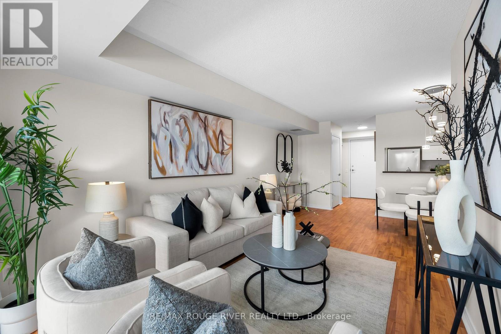 818 - 1200 THE ESPLANADE ROAD N