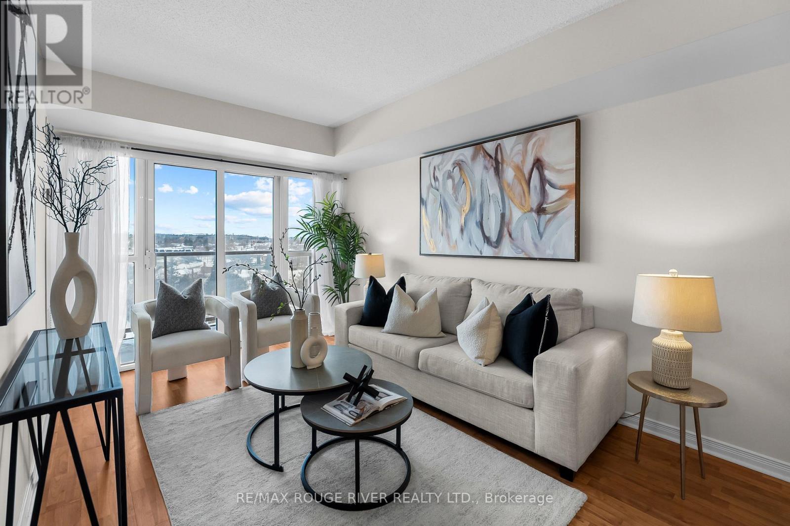 818 - 1200 THE ESPLANADE ROAD N