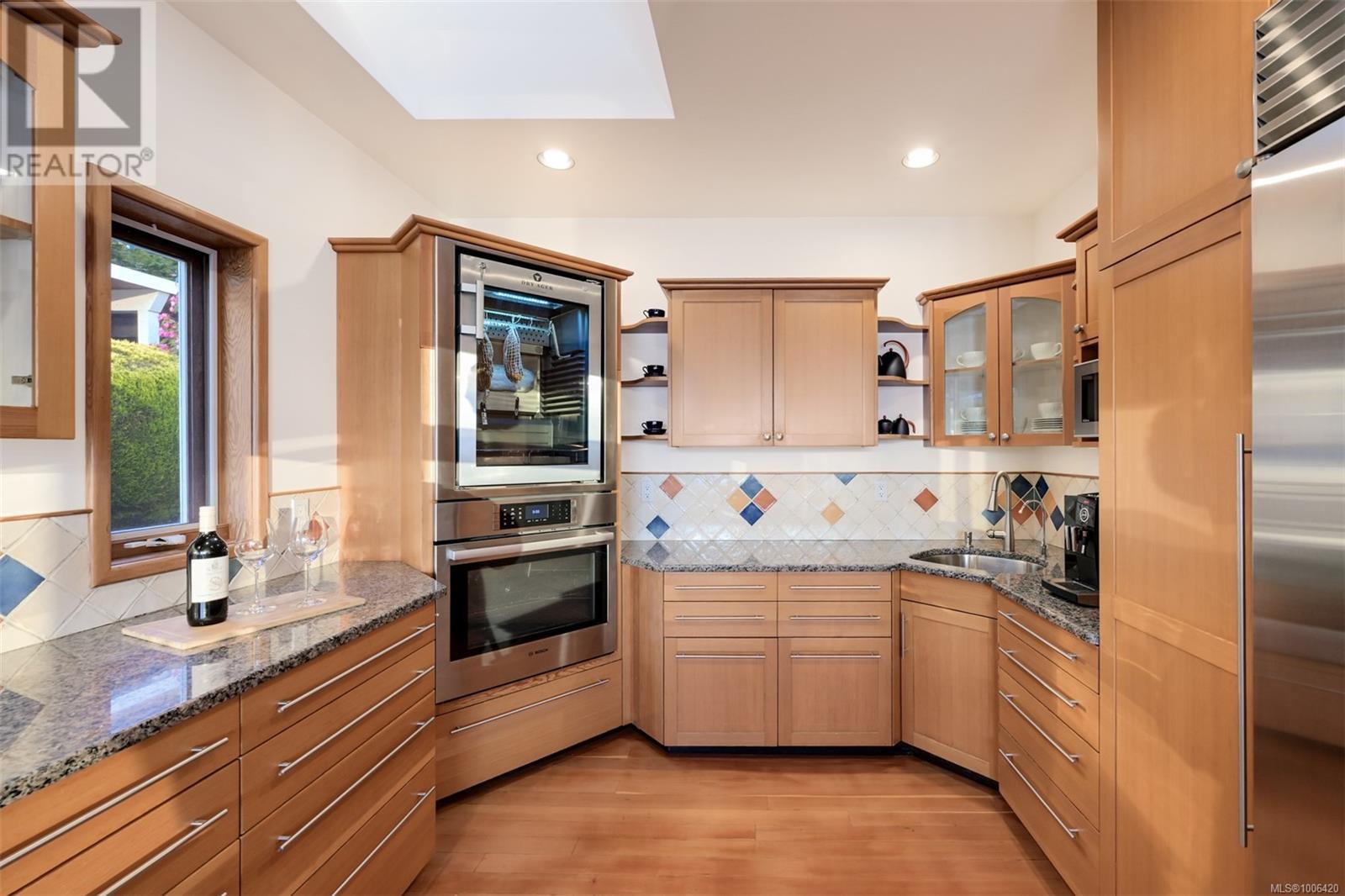 4971 Cordova Bay Rd