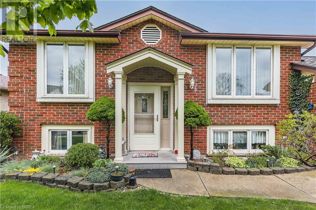 4 EDENRIDGE Drive