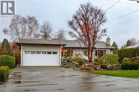 5340 Parker Ave Saanich BC V8Y2M9