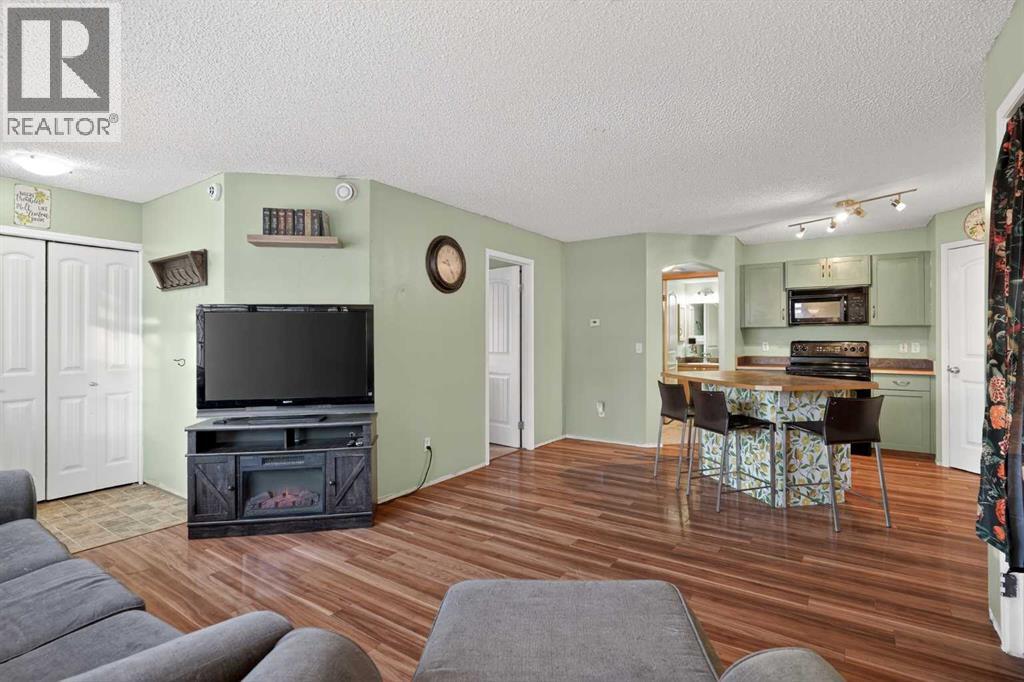 105, 23 Everridge Square SW