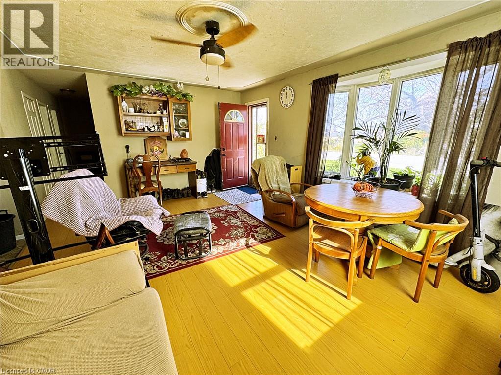 128 METCALFE Street S