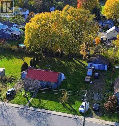 128 METCALFE Street S Simcoe ON N3Y3C1