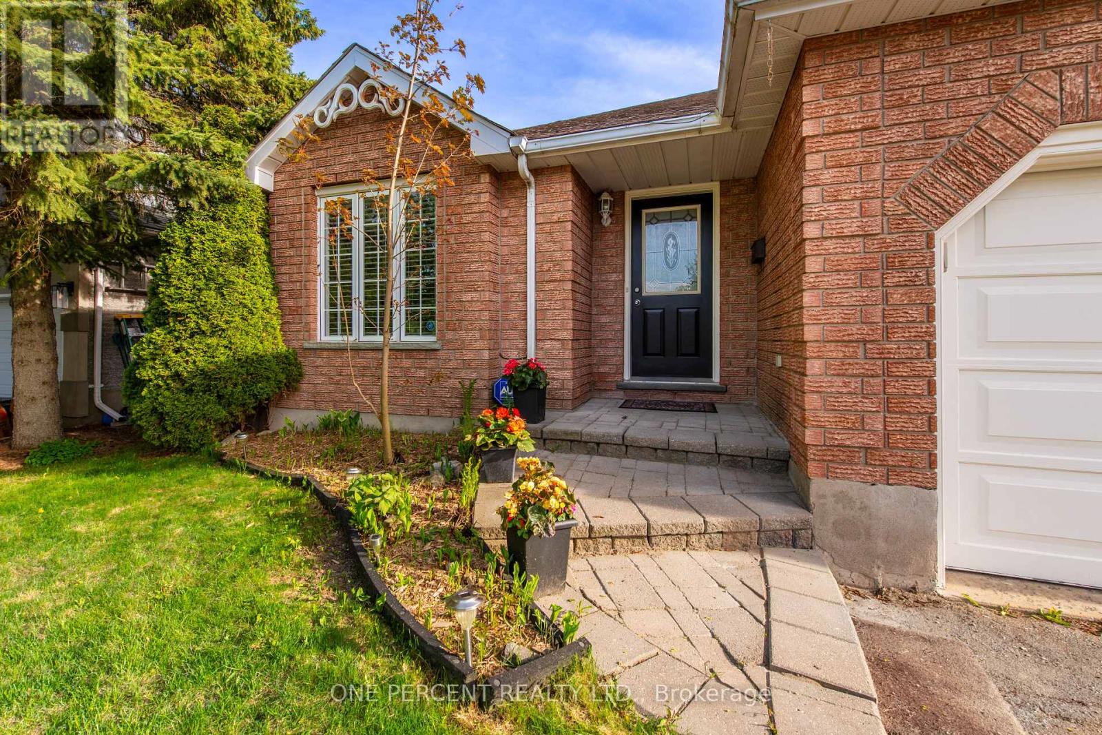 240 WALSH CRESCENT