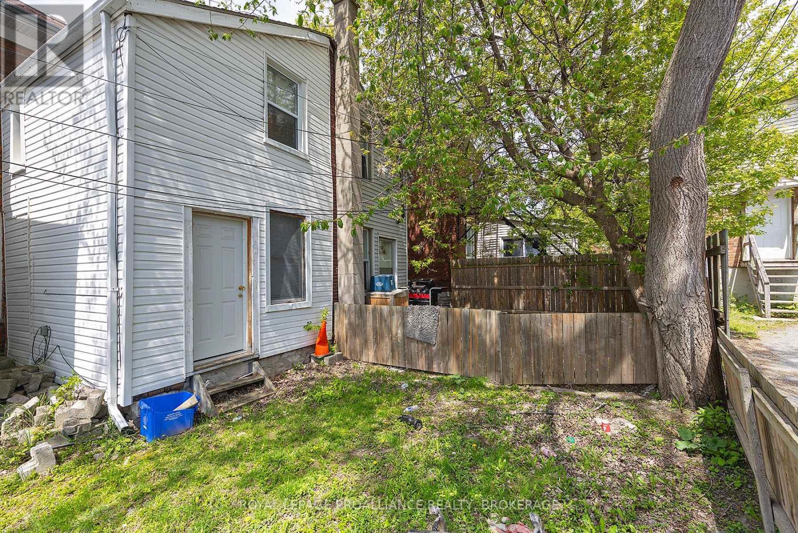 73 DIVISION STREET