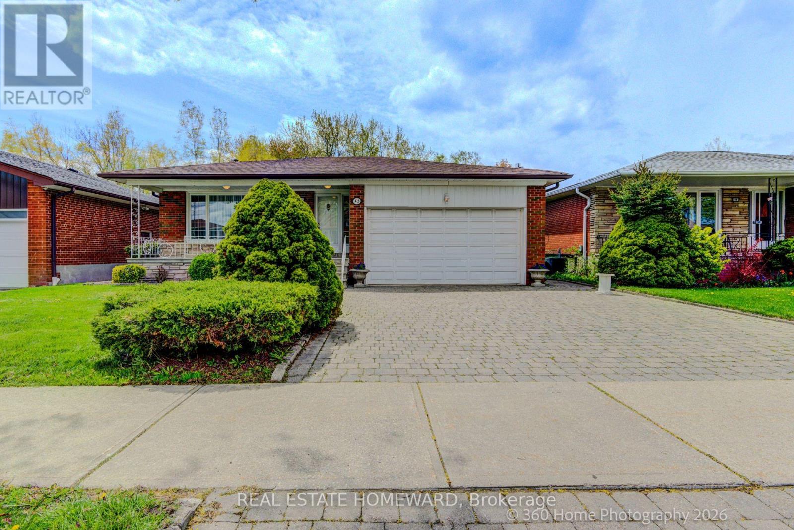 Photo 1 of 28 — 42 ANNABELLE DRIVE, Toronto (Mount Olive-Silverstone-Jamestown), ON M9V3B6