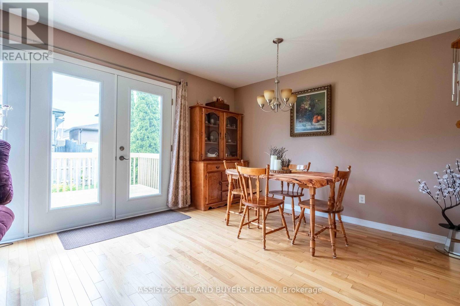 95 MCKENZIE STREET W