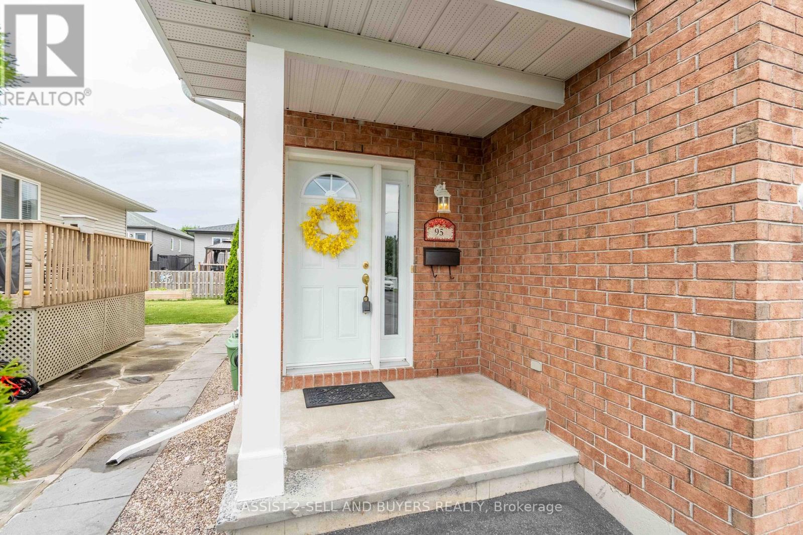 95 MCKENZIE STREET W