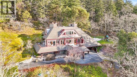 8242 Thomson Pl Central Saanich BC V8M1S1