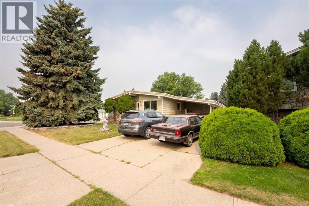 85 Park Meadows Boulevard N