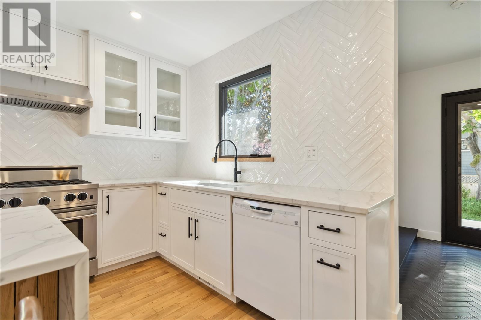 325 Linden Ave