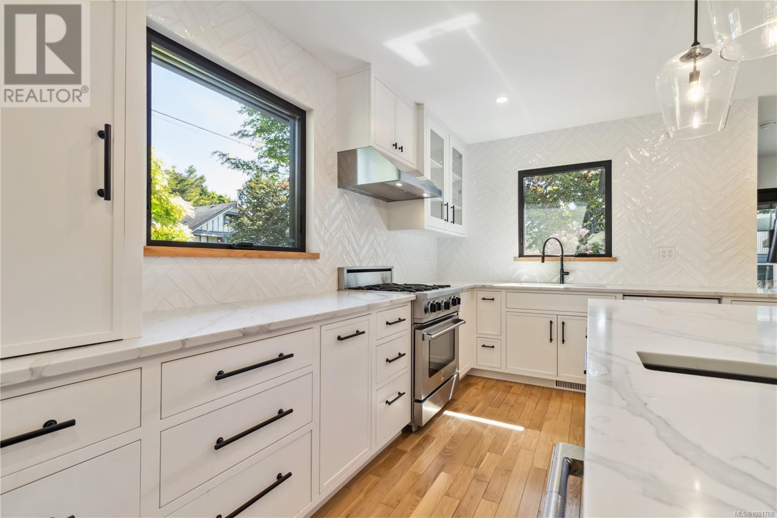 325 Linden Ave